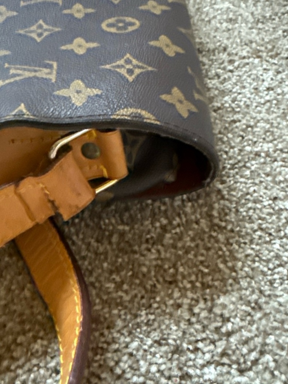 Louis Vuitton Monogram Canvas Messenger Bag with Tan Trim - Picture 6 of 6